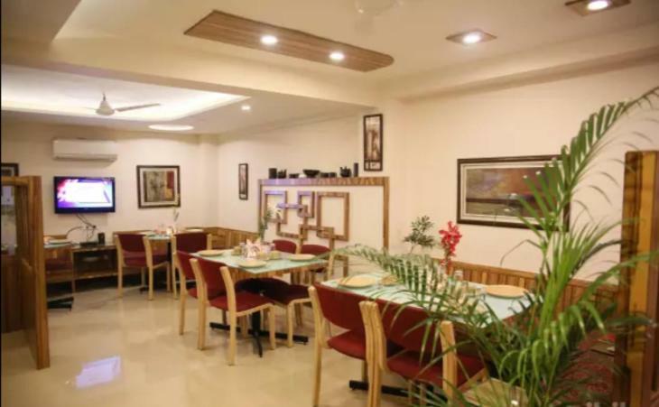 Hotel Gk Palace Bhopal Eksteriør billede